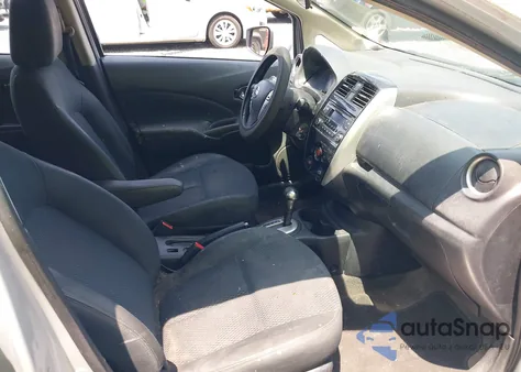 2015 Nissan Versa Note S (Sr)/S Plus/Sl/Sr/Sv z USA, uszkodzony, nr VIN 3N1CE2CP0FL408824